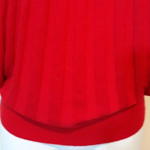 Express red top - Picture 3 of 8